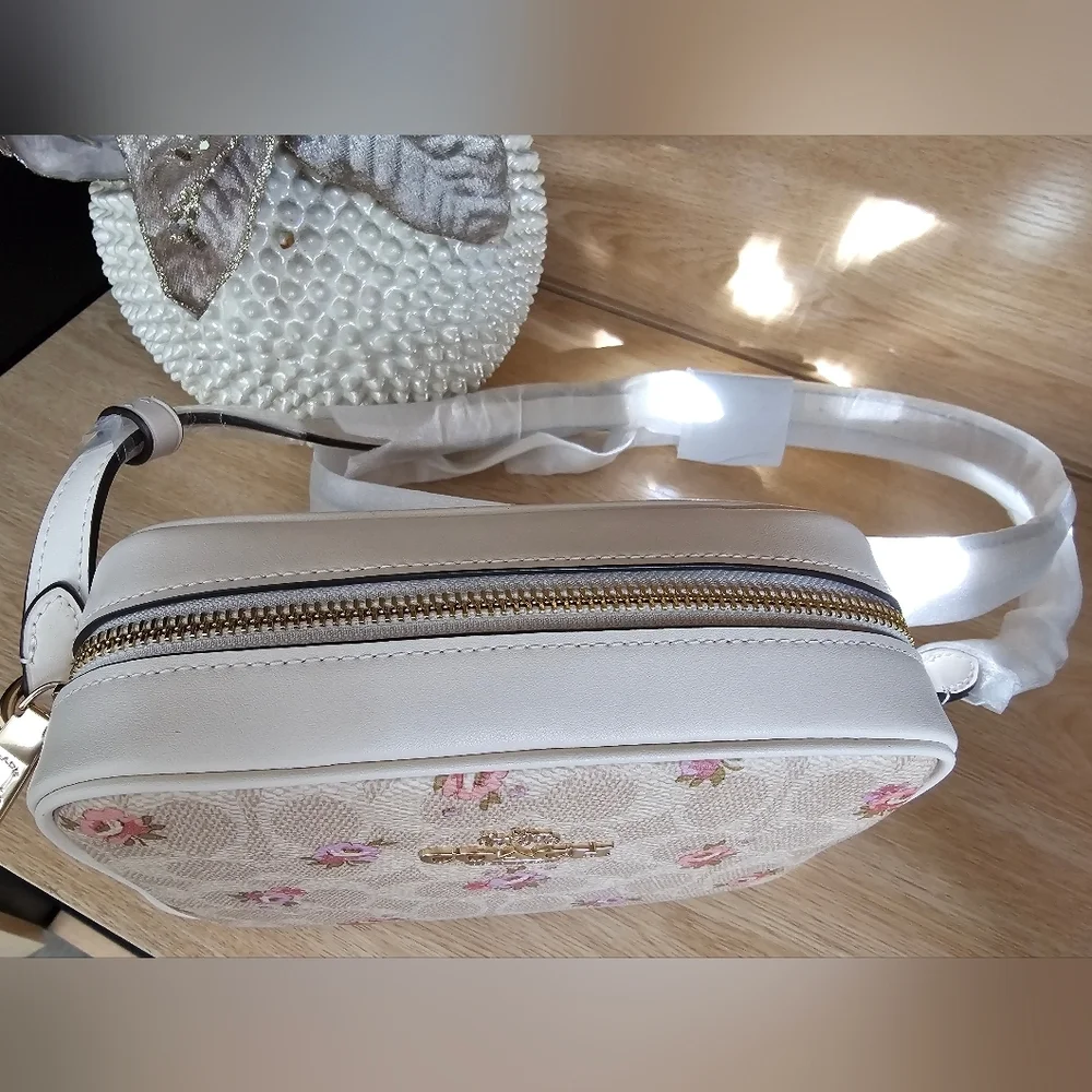 Coach Mini Jamie Cameea Crossbody Bag. Gold/Sand/multi